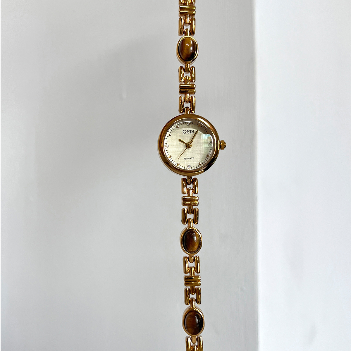 GEDI Orologi da donna in oro d - Luxury Watch Green Dial recensione e prezzo